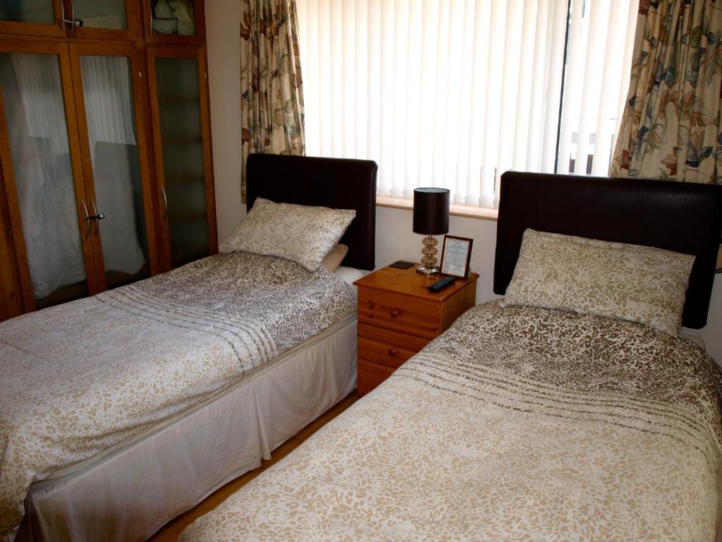 Coed Y Bryn Bed & Breakfast Cardigan Room photo