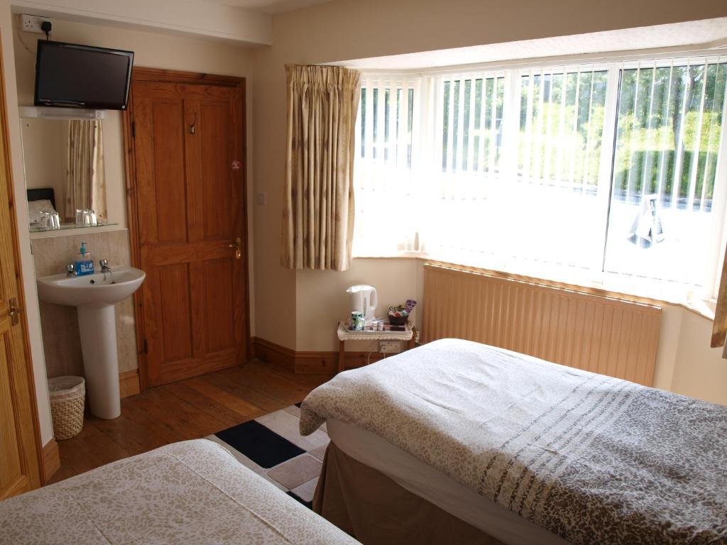 Coed Y Bryn Bed & Breakfast Cardigan Room photo